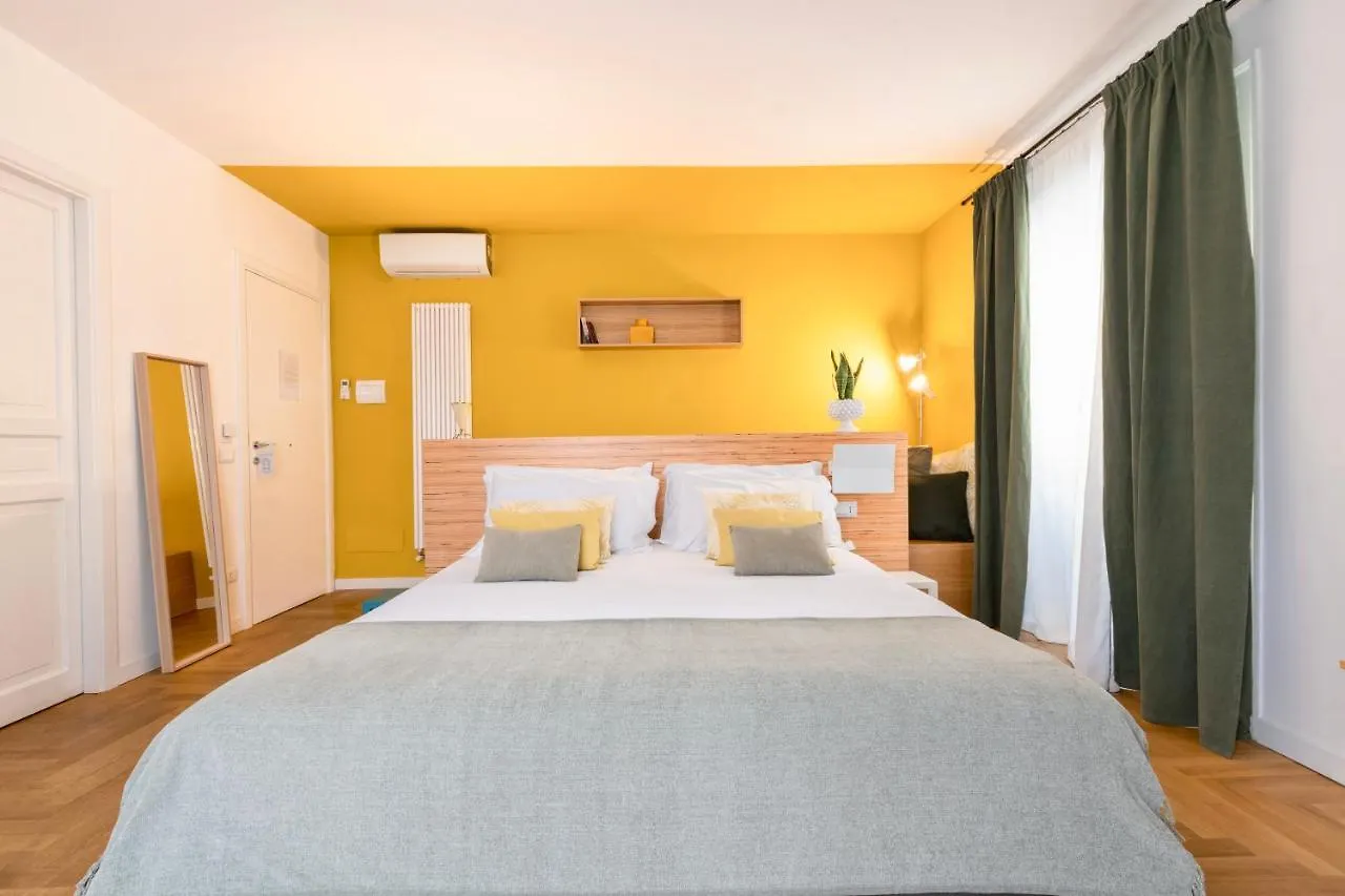 Arche Design Rooms And Suites Παλέρμο 2*,