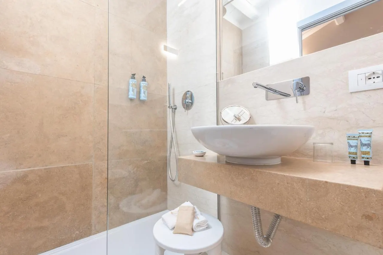 Arche Design Rooms And Suites Παλέρμο 2*,
