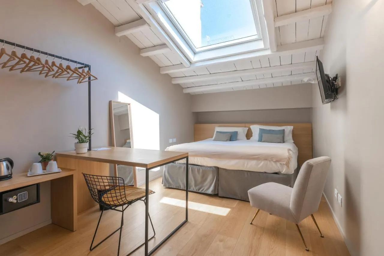 Arche Design Rooms And Suites Παλέρμο 2*,